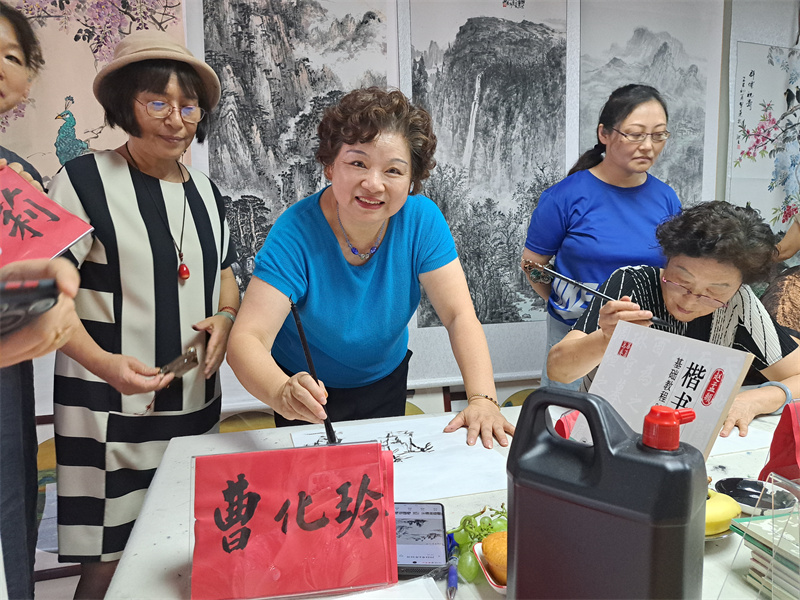 曹化玲.jpg